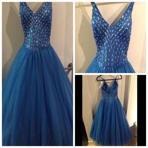 GORGEOUS GOWN M FIT- ⭐️ 1 OF A KIND